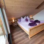 Schoene Moderne Ferienwohnung-Balkon-Fahrradparkplatz-Wallbox *