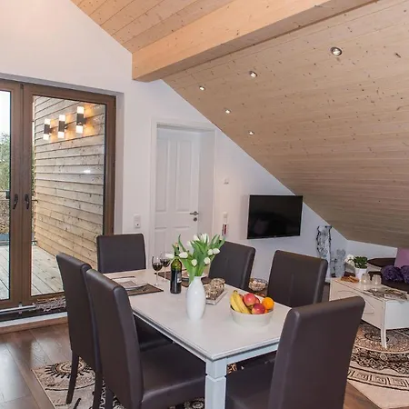 Daire Schoene Moderne Ferienwohnung-Balkon-Fahrradparkplatz-Wallbox