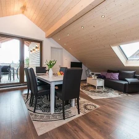 Schoene Moderne Ferienwohnung-Balkon-Fahrradparkplatz-Wallbox * Hürtgenwald