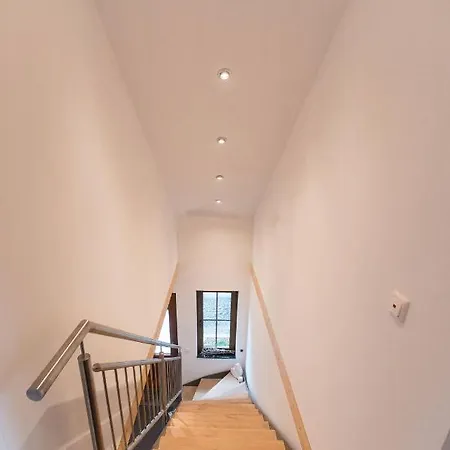 Schoene Moderne Ferienwohnung-balkon-fahrradparkplatz-wallbox Апартаменты Hurtgenwald