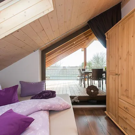 Schoene Moderne Ferienwohnung-balkon-fahrradparkplatz-wallbox Hurtgenwald