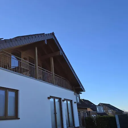 Daire Schoene Moderne Ferienwohnung-Balkon-Fahrradparkplatz-Wallbox