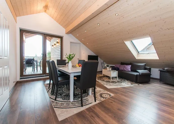 Schoene Moderne Ferienwohnung-Balkon-Fahrradparkplatz-Wallbox * Hürtgenwald