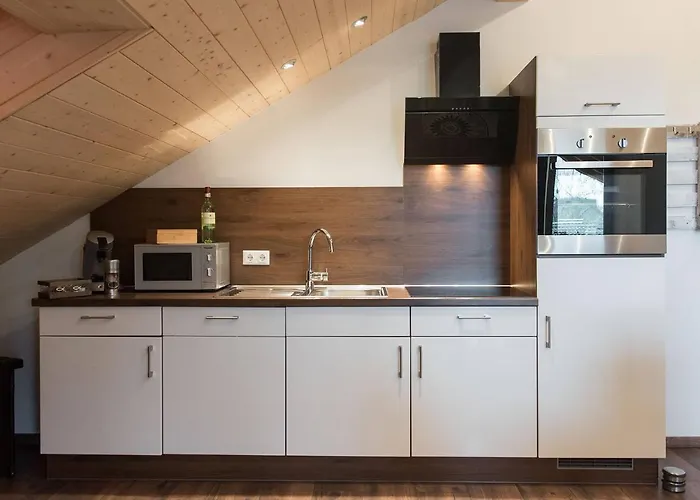 Daire Schoene Moderne Ferienwohnung-Balkon-Fahrradparkplatz-Wallbox