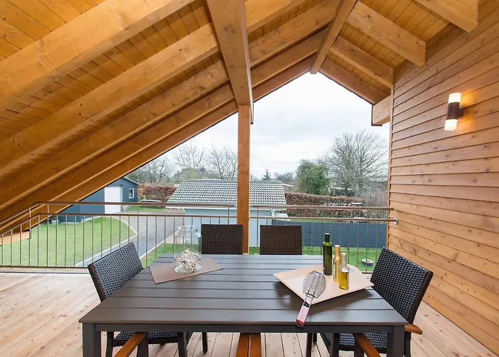 Schoene Moderne Ferienwohnung-Balkon-Fahrradparkplatz-Wallbox Daire